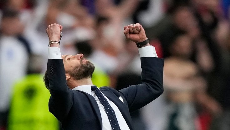 L'esultanza di Gareth Southgate, ct dell'Inghilterra, dopo la vittoria con la Germania