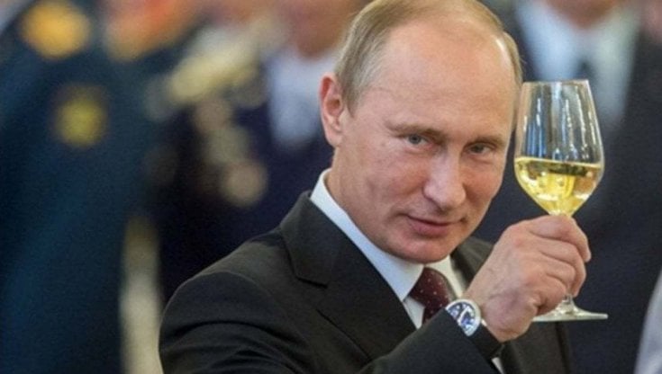 Putin si prende lo Champagne 