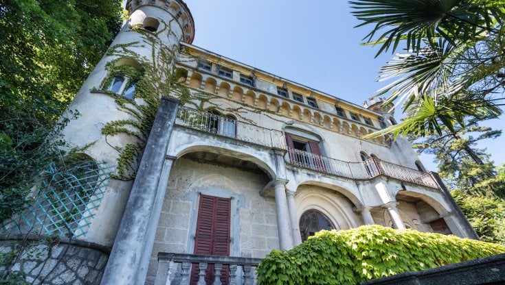Il castello di Gianfranco Ferr&eacute; a Stresa, noto anche come &ldquo;Castellotto&rdquo;&nbsp;