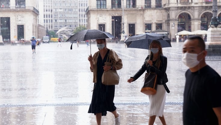 Previsioni meteo, il maltempo si sposta verso sud: 8 regioni in allerta. "Alluvioni e forti grandinate al centro e al meridione"