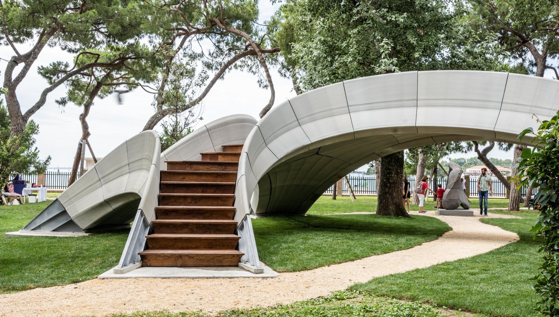 Striatus di Zaha Hadid: il primo ponte con gli archi in 3D