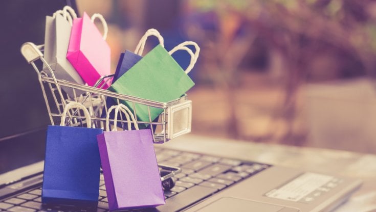 La crescita del commercio online rallenta, ma non si ferma: boom del traffico digitale in Italia  
