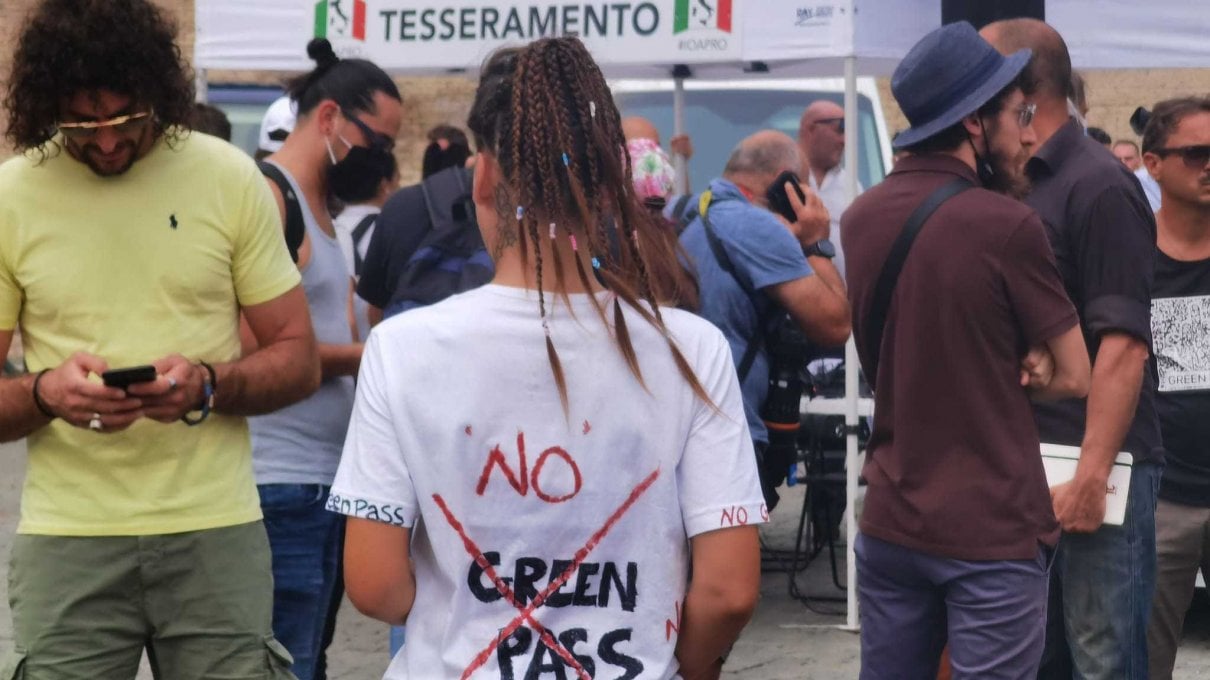"O me o Forza Nuova" | la lezione dello scrittore Permunian alla giunta di Desenzano - Vimarsana News