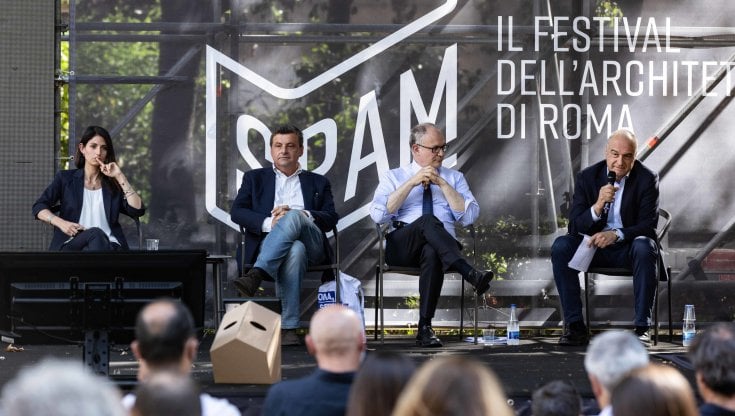 Comunali Roma, Raggi, Gualtieri, Calenda: primo confronto con rissa. E Michetti se ne va