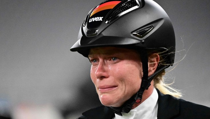Le lacrime della tedesca Annika Schleu alle Olimpiadi di Tokyo 2020&nbsp;