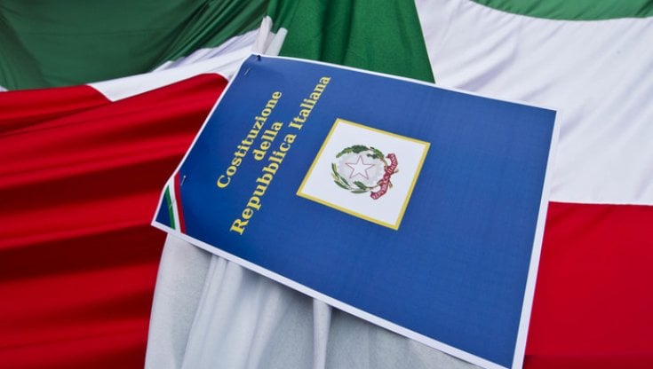 Perché dobbiamo mantenere la parola "razza" nella Costituzione