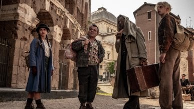 I 'Freaks out' di Gabriele Mainetti: "La nostra Armata Brancaleone ancora pi&ugrave; tosta" <a href="https://video.repubblica.it/dossier/venezia-78/venezia-78-con-freaks-out-mainetti-punta-a-replicare-il-boom-di-lo-chiamavano-jeeg-robot/395483/396192?ref=RHTP-BH-I316004656-P4-S1-T1"><strong>Videointerviste</strong></a>