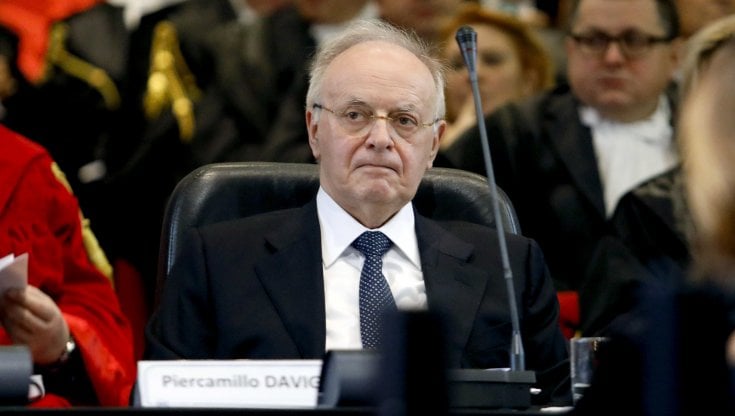 Caso Amara, la segretaria di Davigo e quei verbali diffusi per farlo restare al Csm