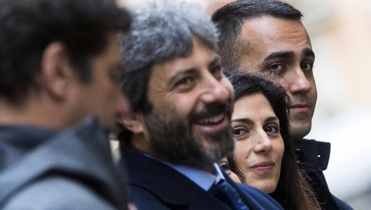 Raggi, l’ultima dei 5Stelle duri e puri: vince tra la base, arranca a Roma