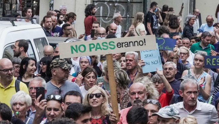 La manifeestazione contro il Green Pass a Torino