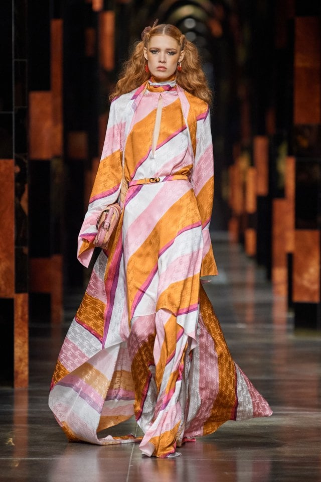 Sfilata Fendi a Milano: collezione primavera estate 2022 - la Repubblica