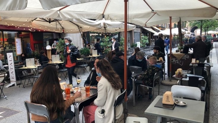 L'Rt Italia scende ancora, 0,82, l'incidenza cala da 54 a 45 nuovi casi ogni 100mila abitanti