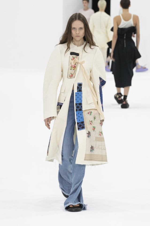 Sportmax: la sfilata della collezione primavera-estate 2022 è un gioco di  contrasti - la Repubblica