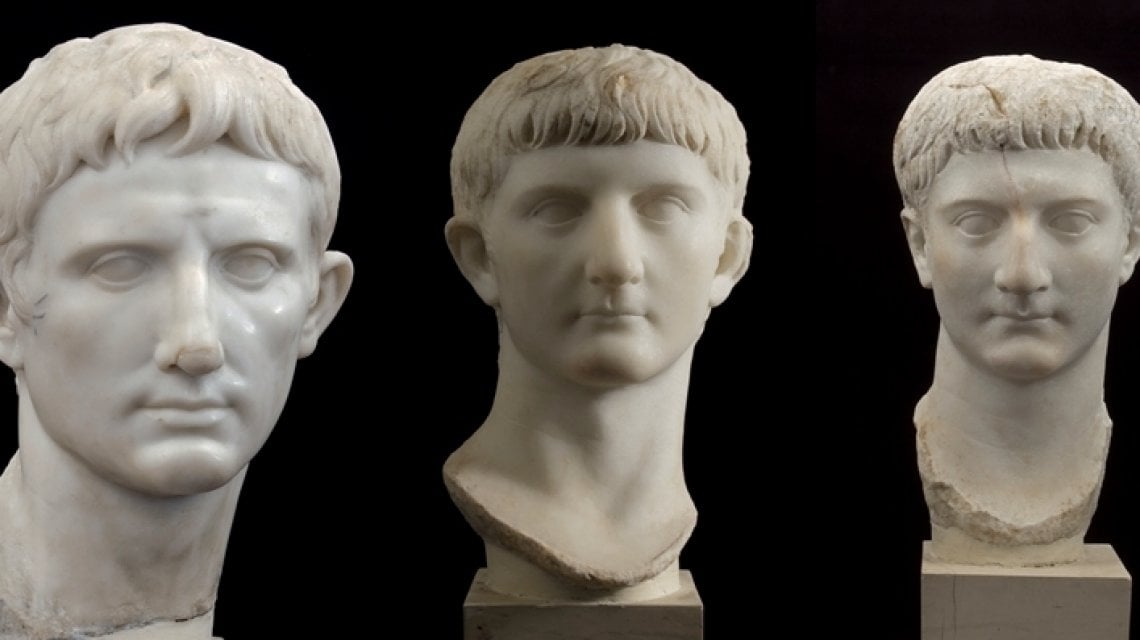 Da sinistra le teste di Augusto, Germanico e Druso Minore   