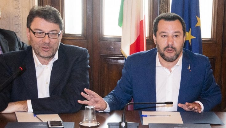 Da sinistra, Giancarlo Giorgetti e Matteo Salvini
