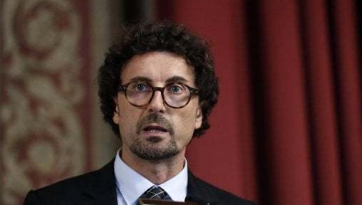 M5S, la resistibile controinformazione del tribuno social Toninelli