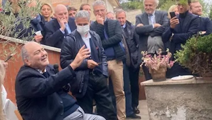 Goffredo Bettini festeggia i 69 anni nella villetta del suo autista alla Storta, periferia Nord di Roma