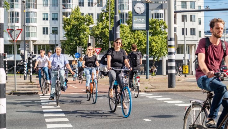 Mobilità, dopo il Covid è boom per le bici elettriche. Ma anche l'auto è in  crescita, male i mezzi pubblici - la Repubblica