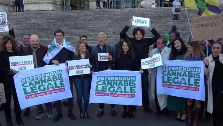 A sostegno del referendum sulla cannabis legale