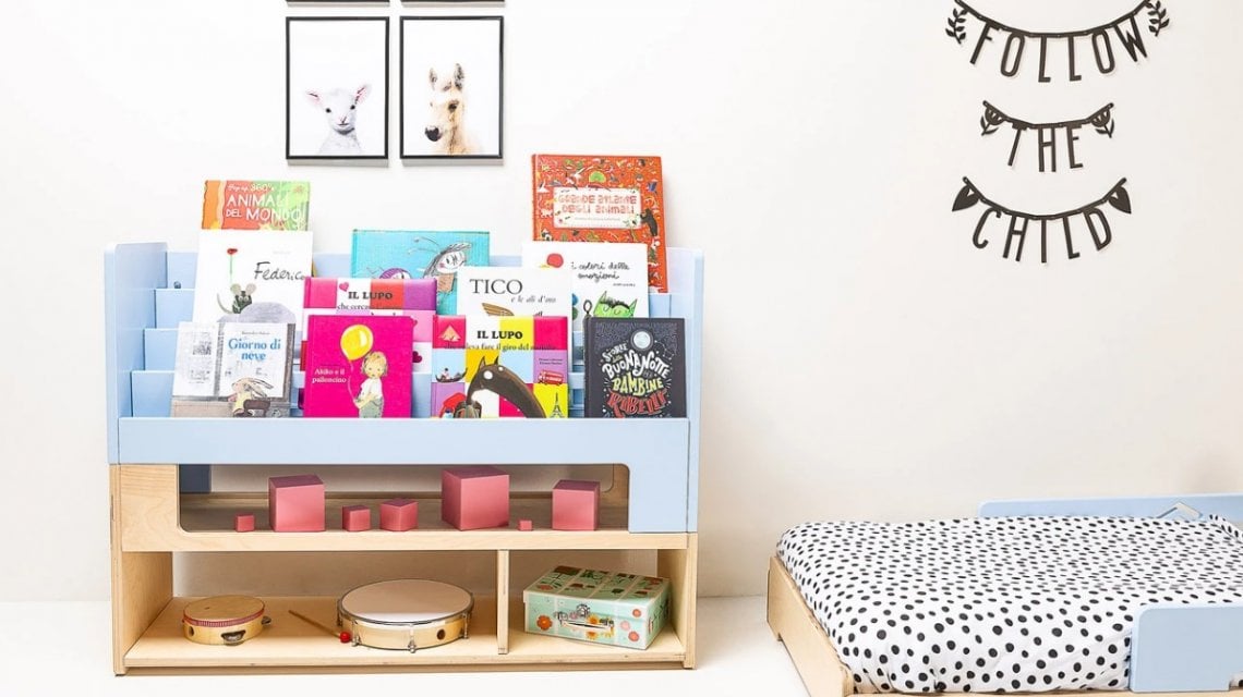 La libreria frontale e bassa di Liberi Tutti Design