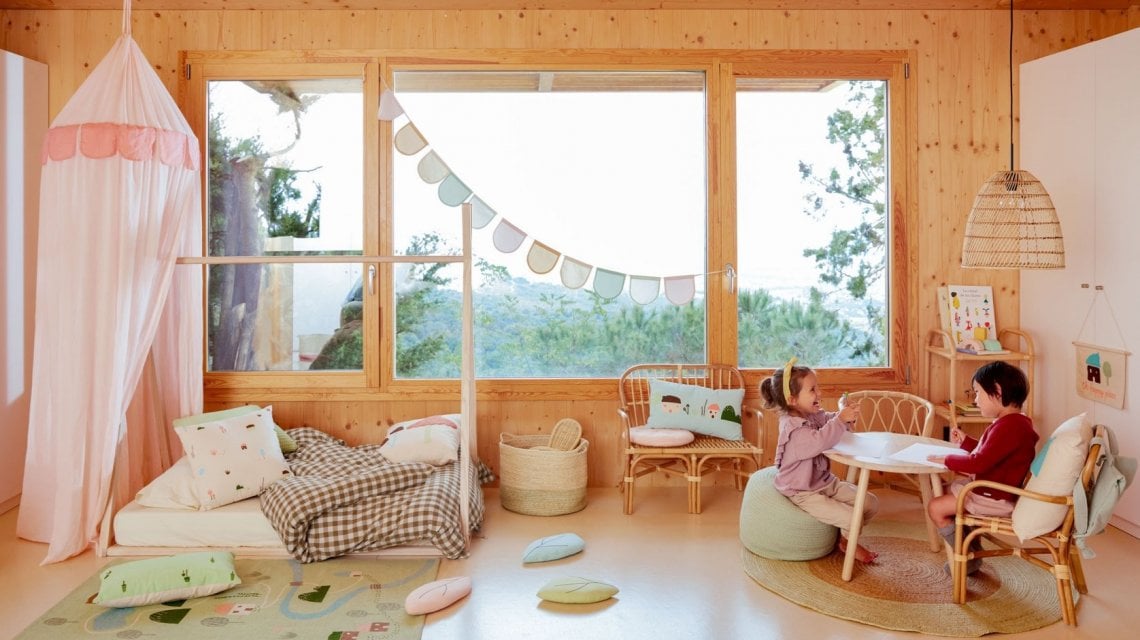 Kave Home ha una linea specifica di mobili montessoriani