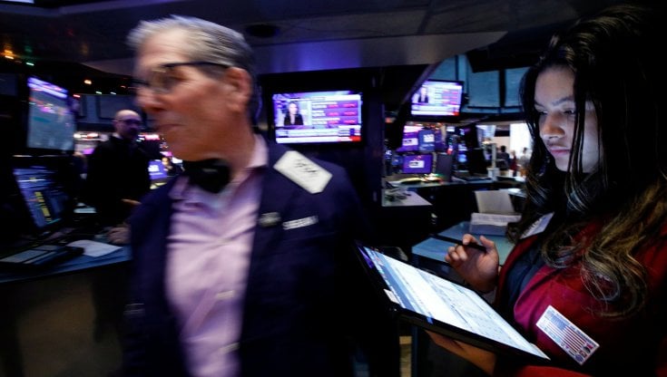 Le Borse di oggi 13 dicembre. Omicron spaventa ancora i mercati, listini Ue  in calo. Su i prezzi del gas - la Repubblica