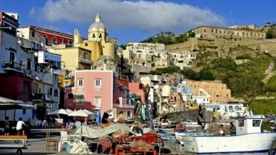 <a fck_savedurl="" href="https://napoli.repubblica.it/dossier/2022-anno-che-verra" data-tb-shadow-region-link="0" data-tb-shadow-region-title="0"><strong>            </strong>             Con Procida la Campania della cultura sbarca nel mondo</a>&nbsp; &nbsp; &nbsp; &nbsp; &nbsp; &nbsp;&nbsp;