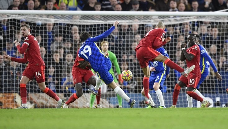 Una fase della gara di Stamford Bridge