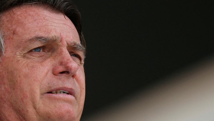 Brasile, il presidente Bolsonaro ricoverato d'urgenza in ospedale 