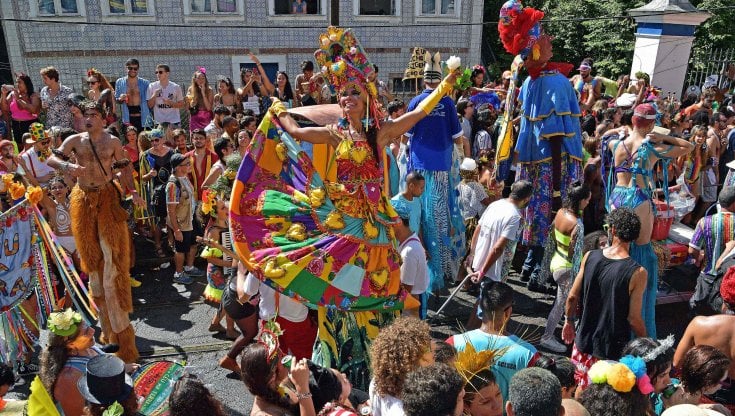 Brasile, a causa del Covid Rio de Janeiro cancella di nuovo il Carnevale