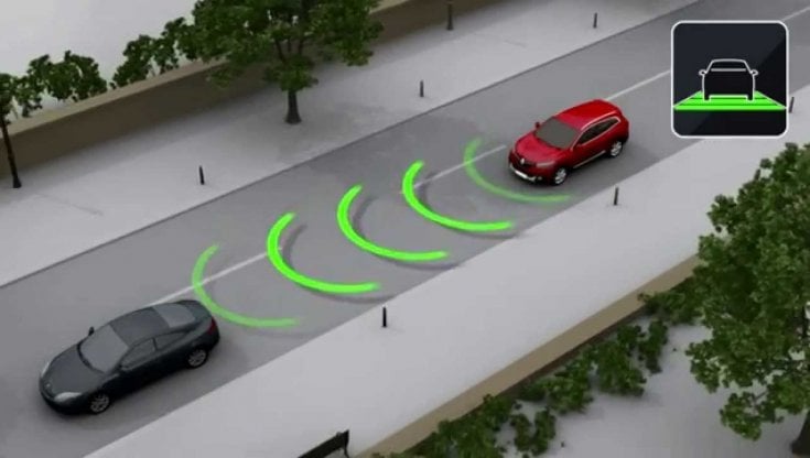 Frenata d'emergenza, navigatore: ecco la tecnologia più amata dagli italiani