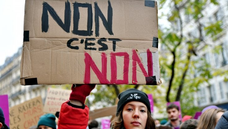 Una manifestazione contro la violenza sulle donne a Parigi (Foto Karim Ait Adjedjou/Avenir)