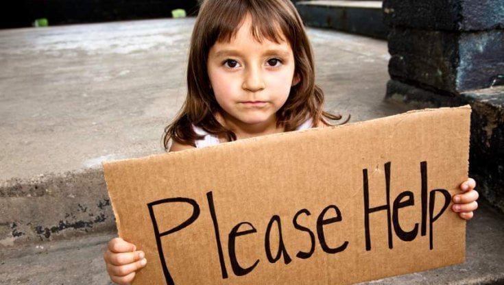 Regno Unito, la crisi degli alloggi colpisce anche i minori: le condizioni abitative non rispettano i diritti umani fondamentali