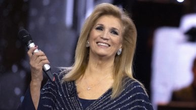 Il ritorno di Iva Zanicchi: "Al Festival vorrei cantare in minigonna"