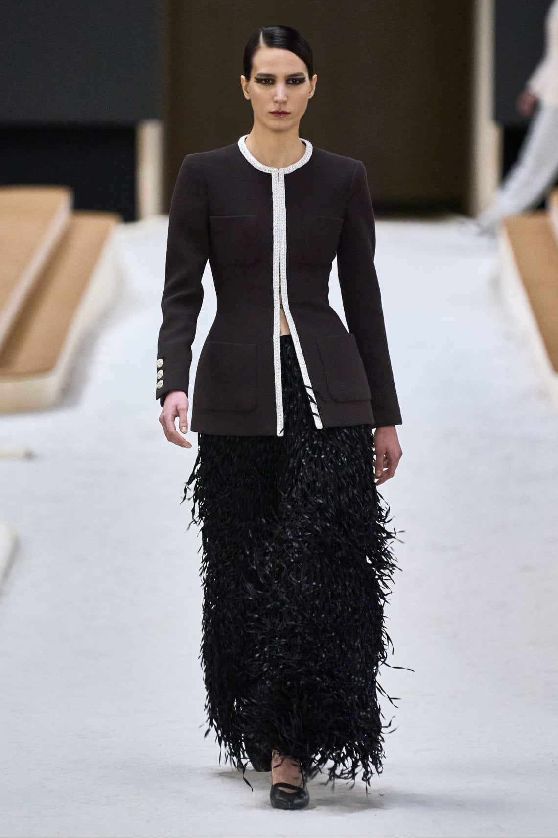 Chanel Haute Couture: la sfilata inizia con Charlotte Casiraghi a cavallo -  la Repubblica