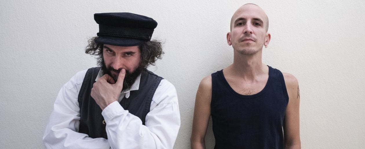 Sanremo 2022 Giovanni Truppi e Vinicio Capossela: “Fedeli alla musica nel nome di De André”