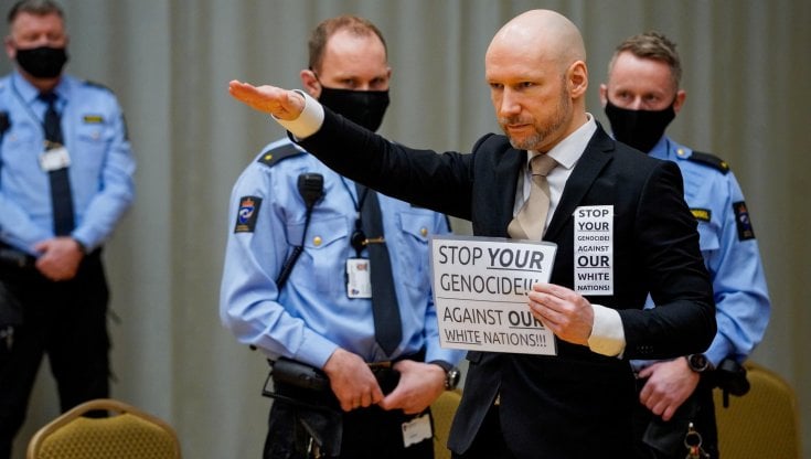 Norvegia, il killer neonazista Breivik resterà in carcere. Il pm: "Cerca pubblicità"