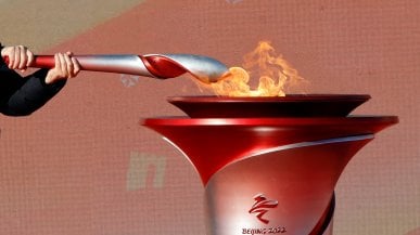 Ecco la torcia olimpica: ma &egrave; una sfilata sottotono