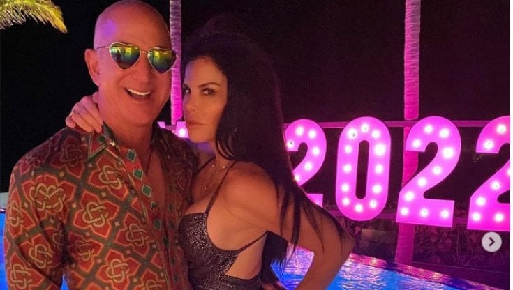 Jeff Bezos con la fidanzata Lauren Sanchez a Capodanno in discoteca&nbsp;a Saint-Barth&eacute;lemy (Antille francesi)&nbsp;