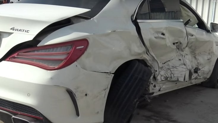 A Dubai il cimitero di auto più lussuose del mondo