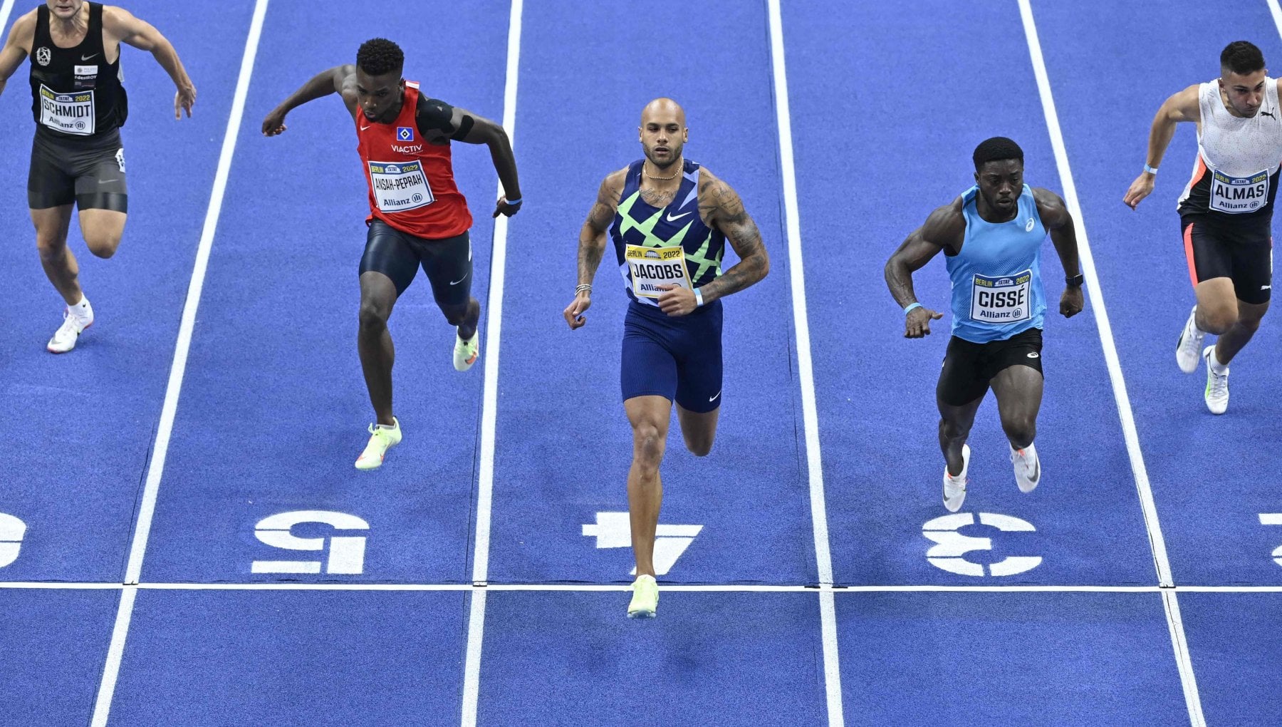 Atletica, Jacobs vince la batteria nei 60 metri al rientro in gara dopo i trionfi di Tokyo