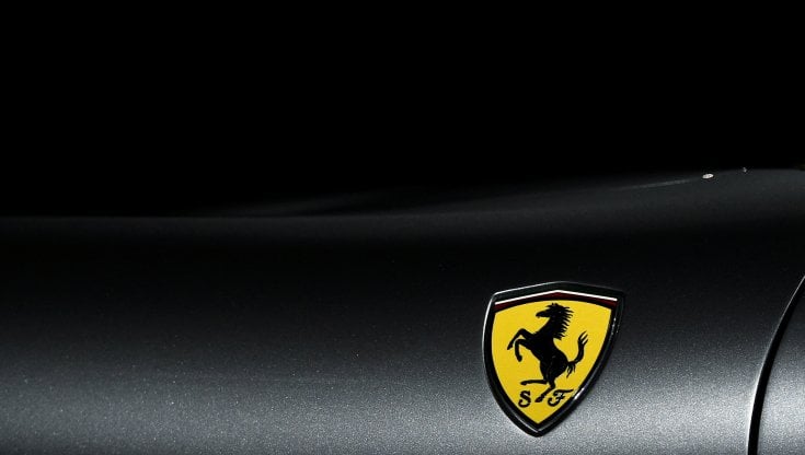 Ferrari, partnership tecnologica con Qualcomm: studierà i cruscotti digitali 