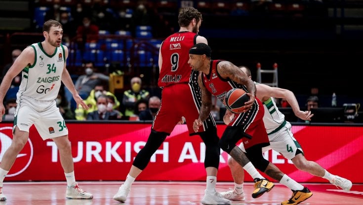Basket, Eurolega: l'Olimpia si rialza subito, 74-70 allo Zalgiris Kaunas