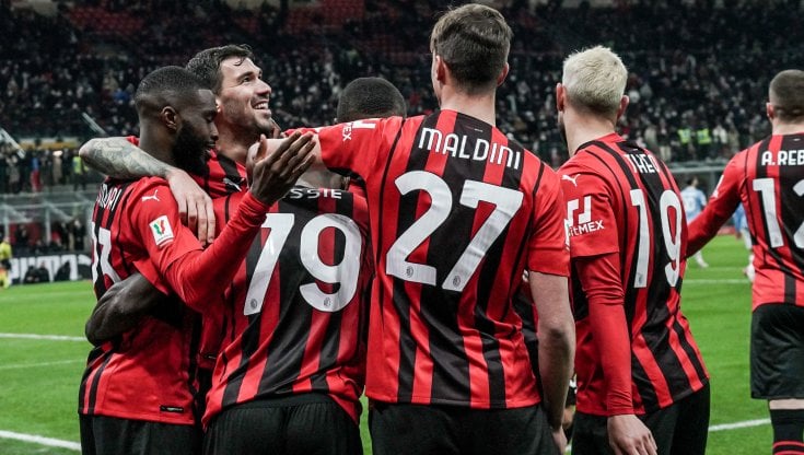 I giocatori del Milan esultano durante la sfida di coppa Italia contro la Lazio