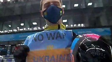 "No War in Ukraine", il cartello di Heraskevych mostrato dopo la gara di skeleton
