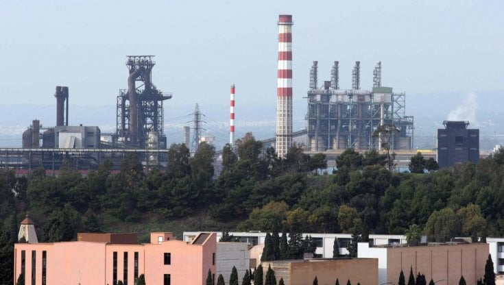 Ex Ilva, la maggioranza sconfessa il governo: non avrà i 575 milioni delle bonifiche