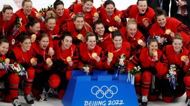 Hockey sul ghiaccio femminile: rivincita d&rsquo;oro per il Canada, Stati Uniti battuti in finale