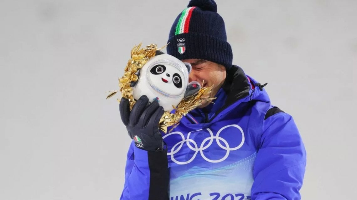 Le lacrime di Federico Pellegrino sul podio