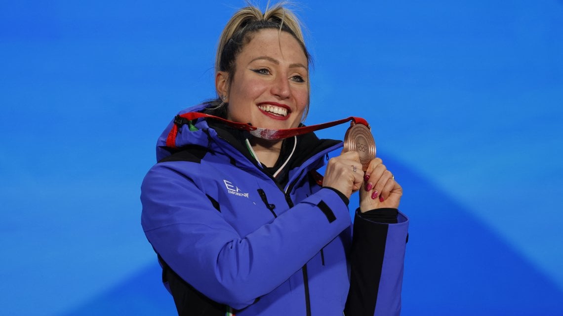 Francesca Lollobrigida con il bronzo vinto in mass start