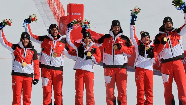 La squadra austriaca festeggia l'oro